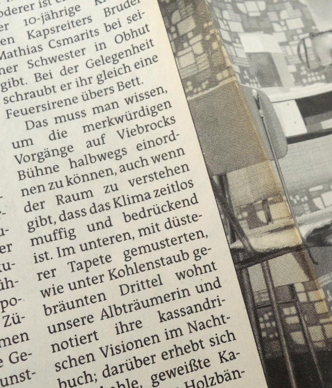Strukturtapete Bühnenbild Anna Viebrock Hebbel am Ufer